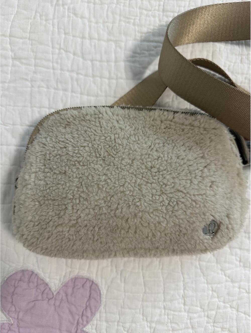 Lululemon Sherpa Belt Bag Fanny pack beige W/ Silver Hardware